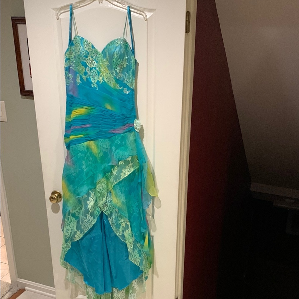 Elegant Blue and Green Strapless Dress